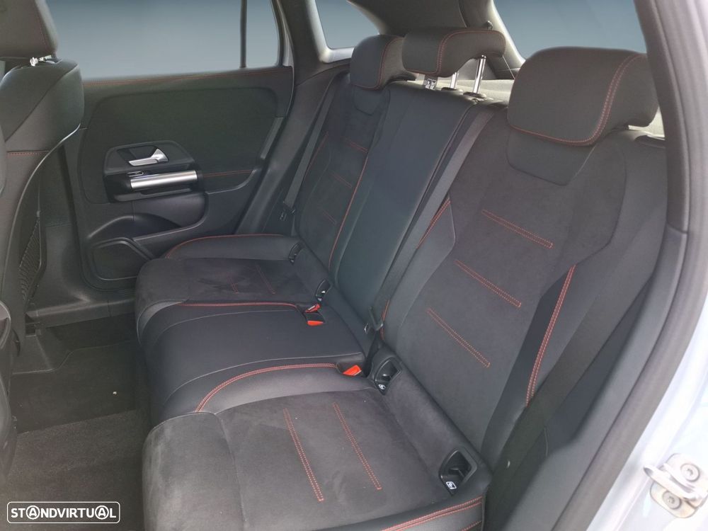 Mercedes-Benz GLA 180 d AMG Line - 14