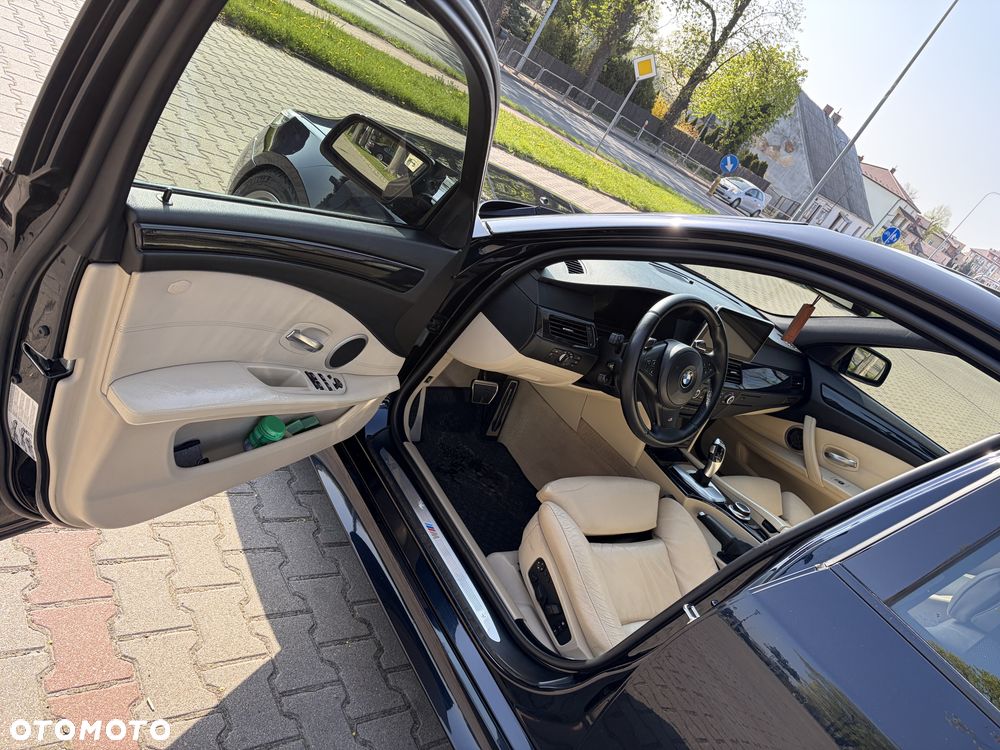 BMW Seria 5 530xi - 28