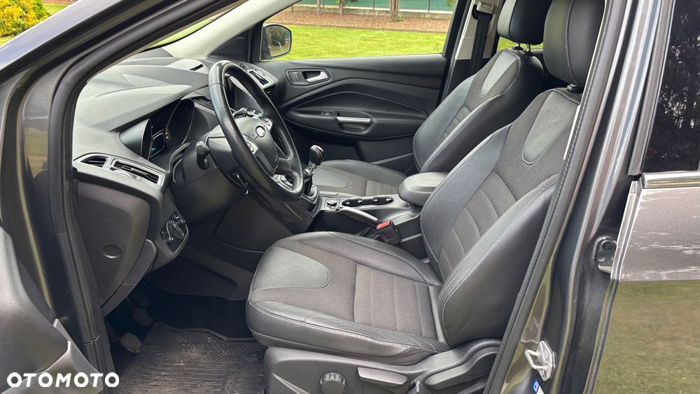 Ford Kuga 2.0 TDCi 4x2 Titanium - 6