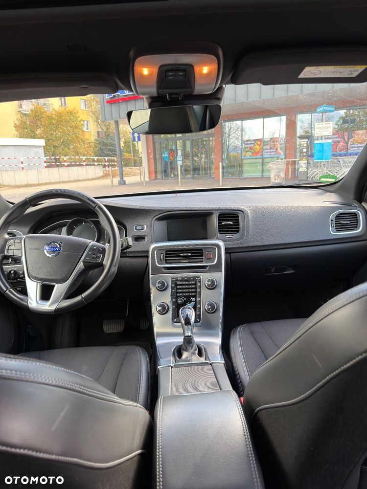 Volvo V60 D4 Drive-E R-Design Momentum - 9