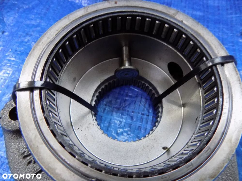 obudowa pompy skrzyni biegów r109002 john deere 6300 6100 6200 6400 - 3