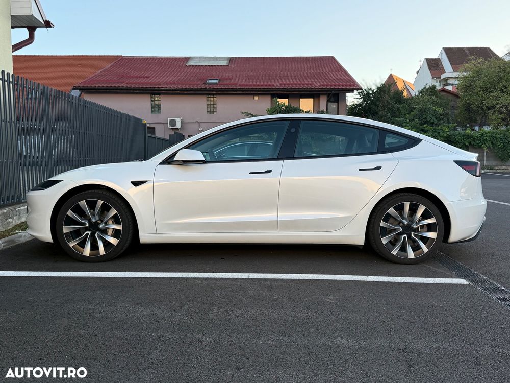 Tesla Model 3 - 3