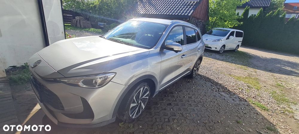 MG ZS - 1