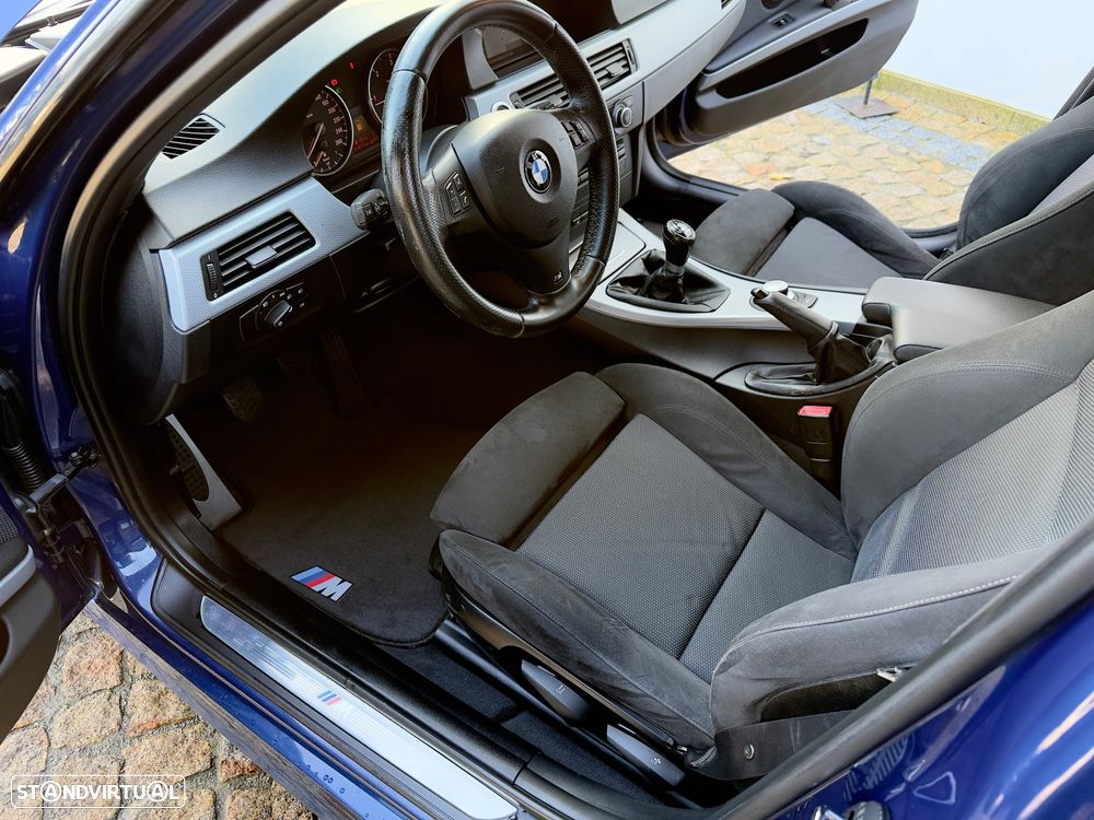 BMW 320 d Navigation Sport - 37