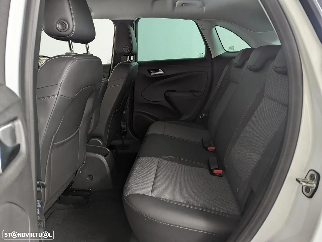 Opel Crossland X - 18