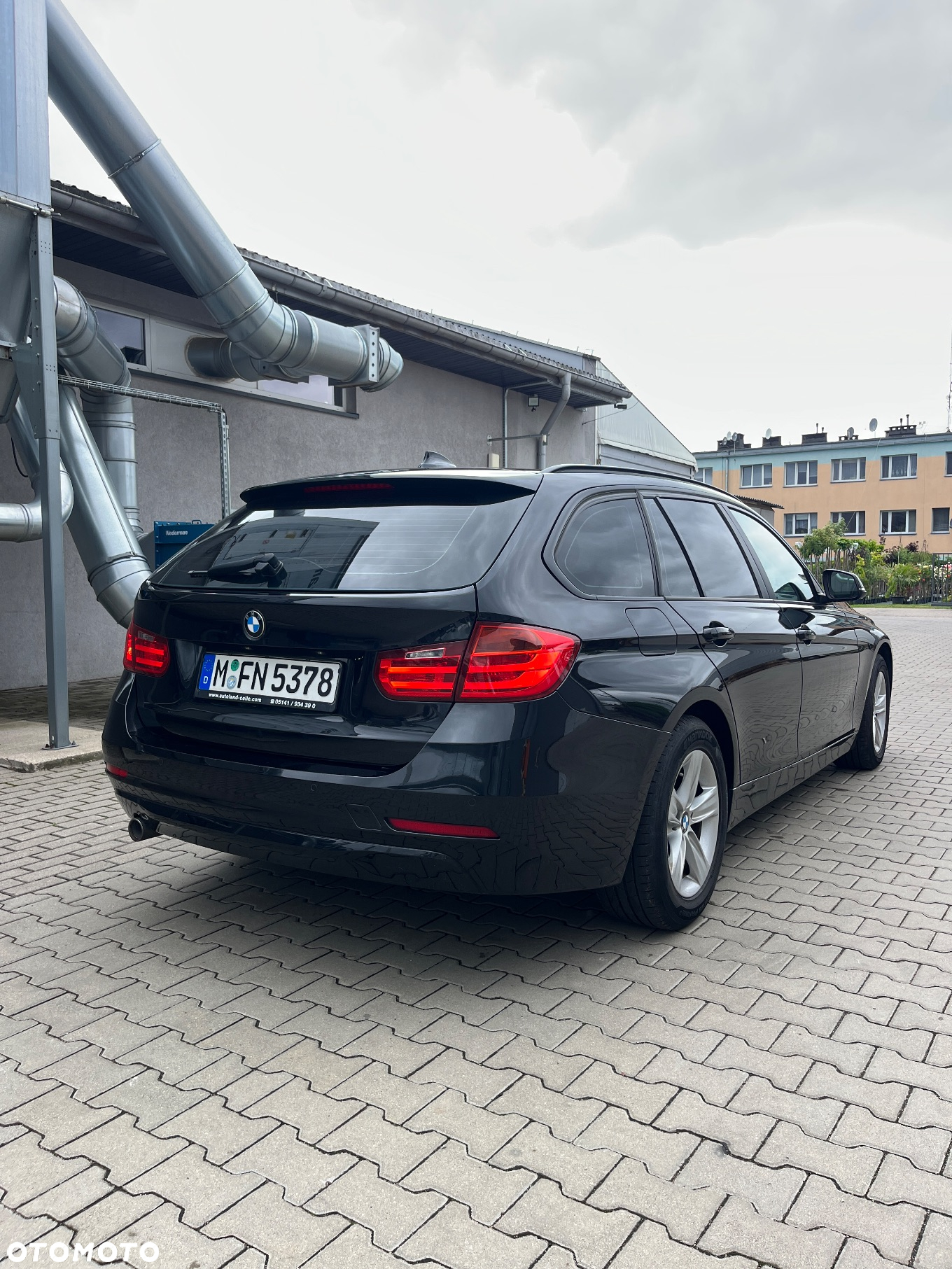 BMW Seria 3 318d Touring - 11