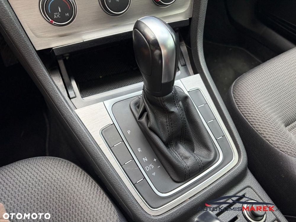 Volkswagen Golf - 14
