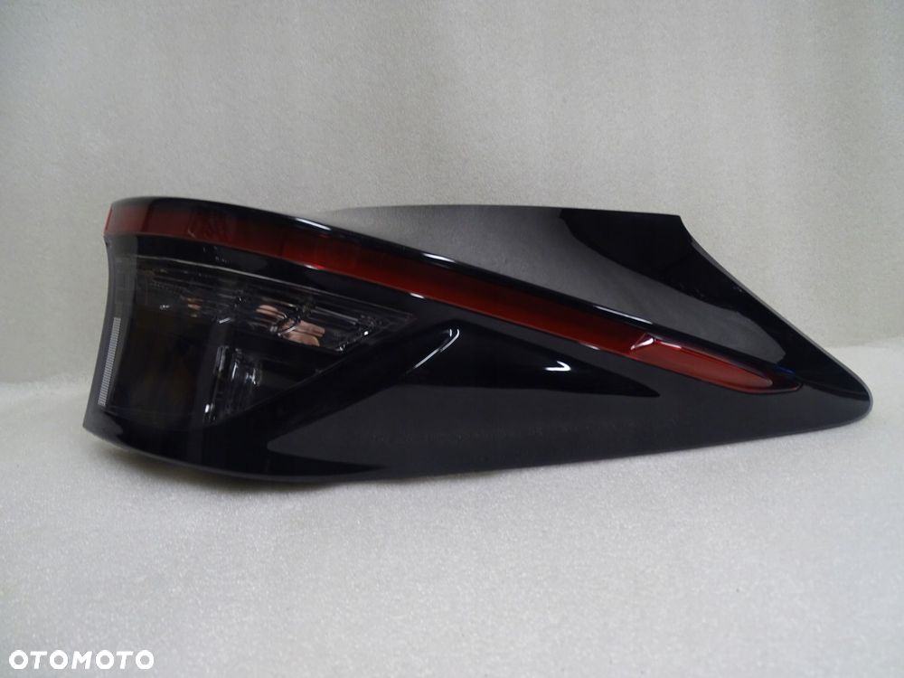 toyota yaris cross - lampa tylna prawa led - 1