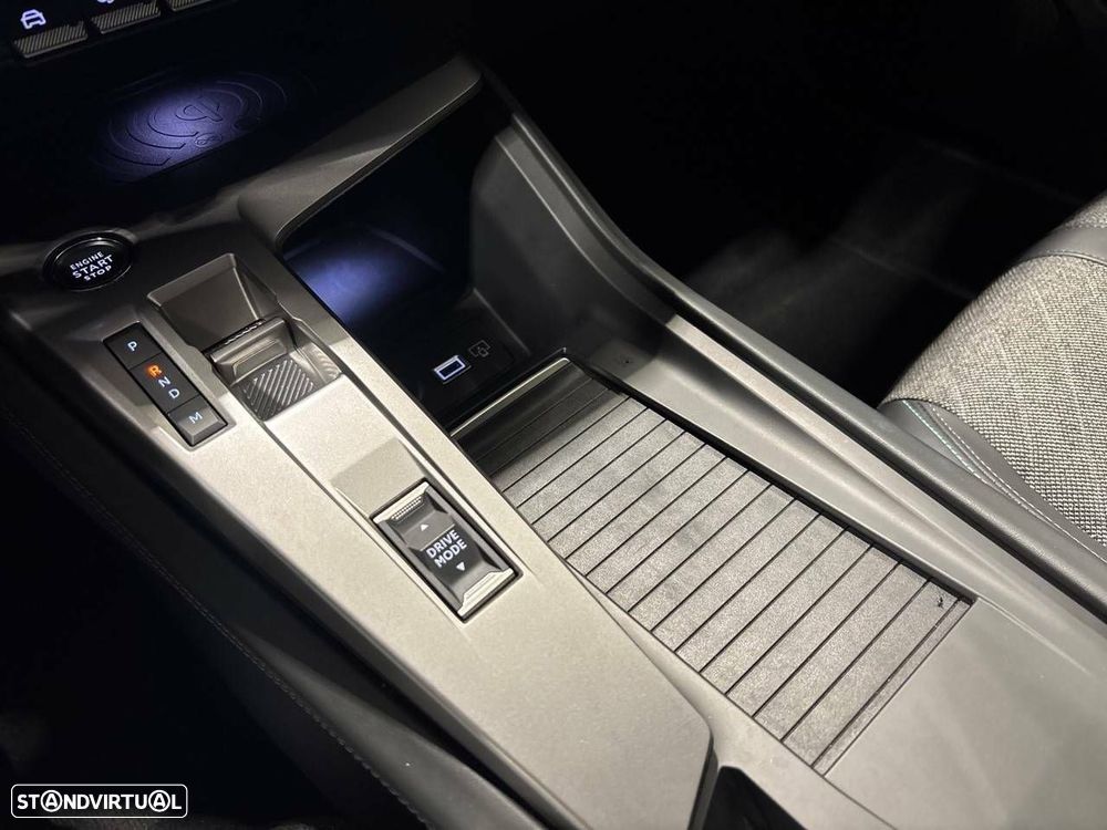 Peugeot 408 1.2 PureTech Allure EAT8 - 17