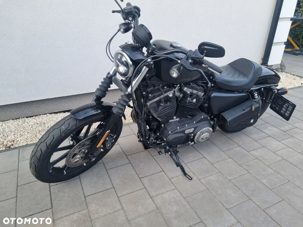 Harley-Davidson Sportster Iron 883 - 2