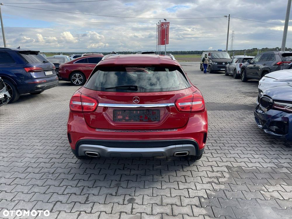 Mercedes-Benz GLA 200 (CDI) d 4Matic 7G-DCT AMG Line - 3