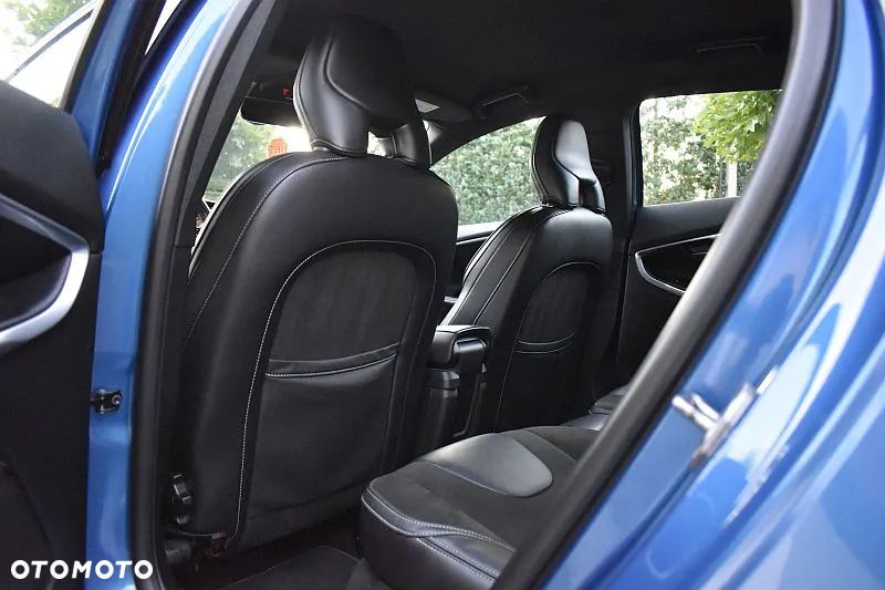 Volvo V40 D3 Drive-E SCR R-Design Momentum - 19