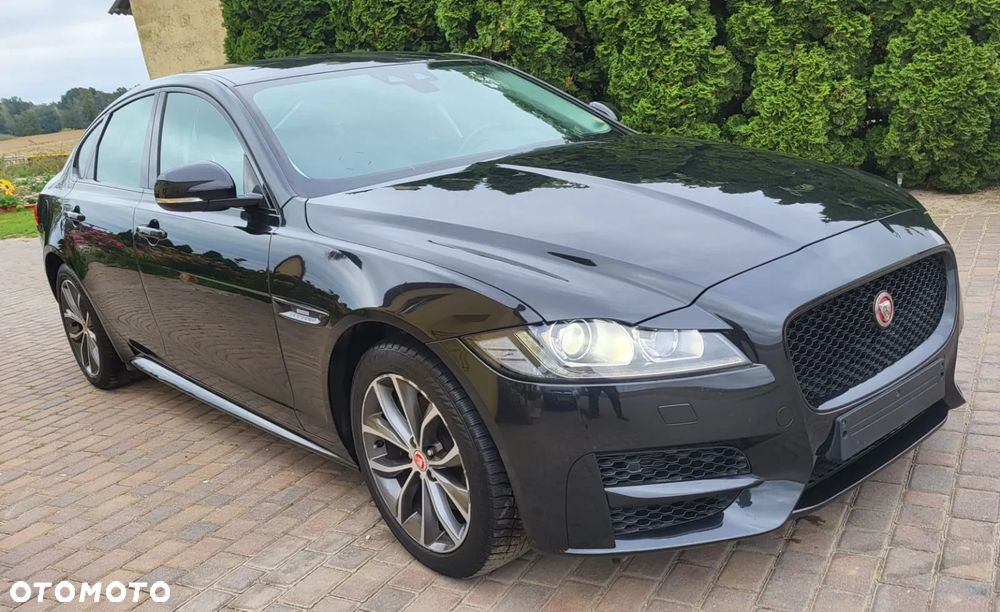 Jaguar XF 20d R-Sport - 1