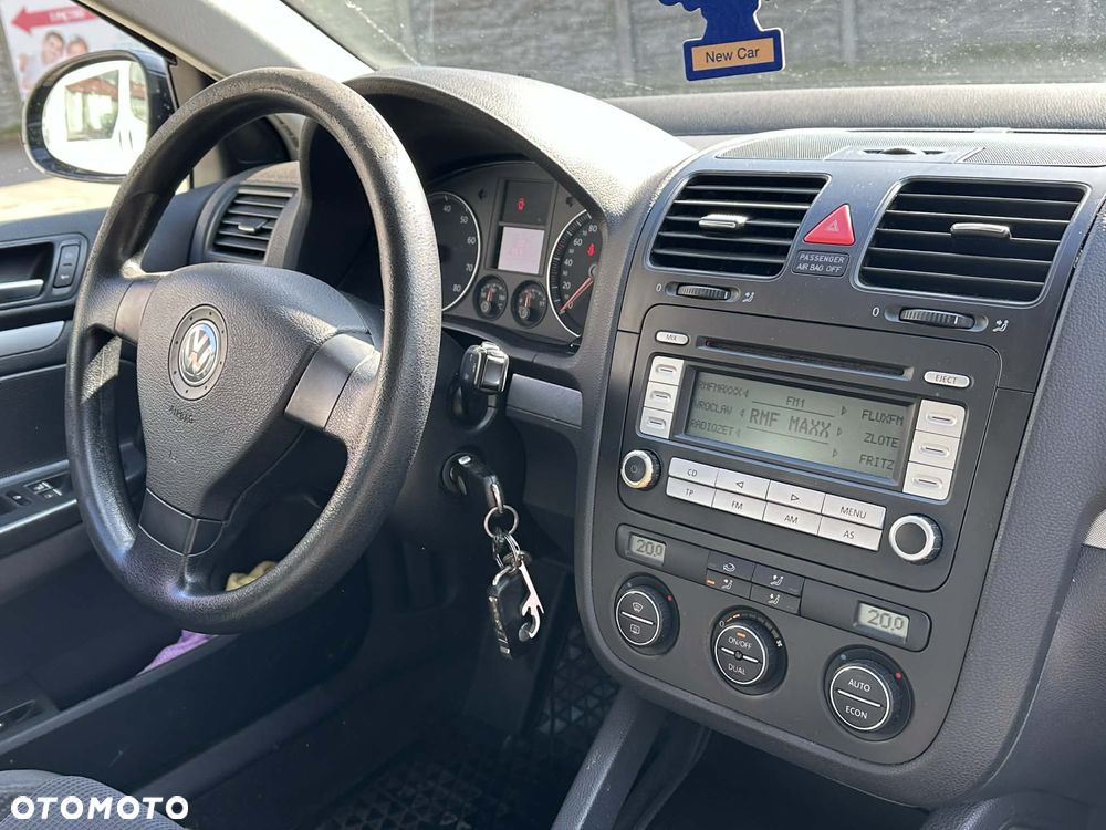 Volkswagen Jetta - 5