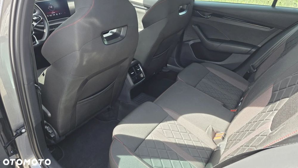 Skoda Octavia 2.0 TDI RS DSG - 16