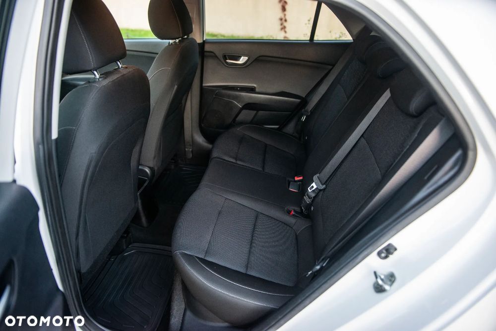 Kia Rio 1.2 Business Line Plus - 23