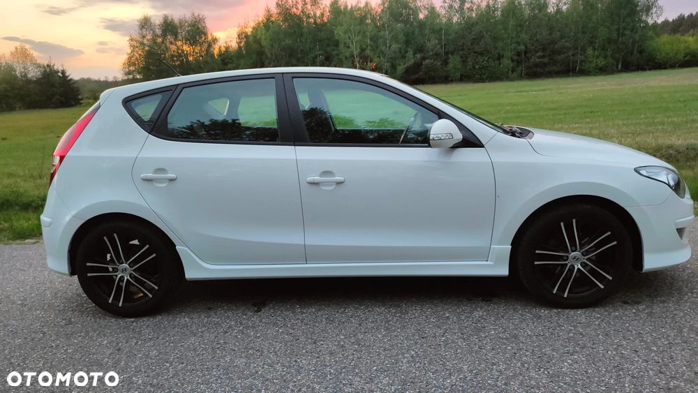 Hyundai i30 1.6 CRDi FIFA WM Edition - 16