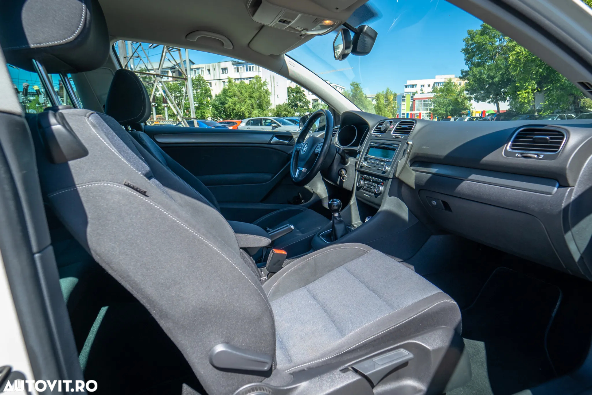 Volkswagen Golf - 6