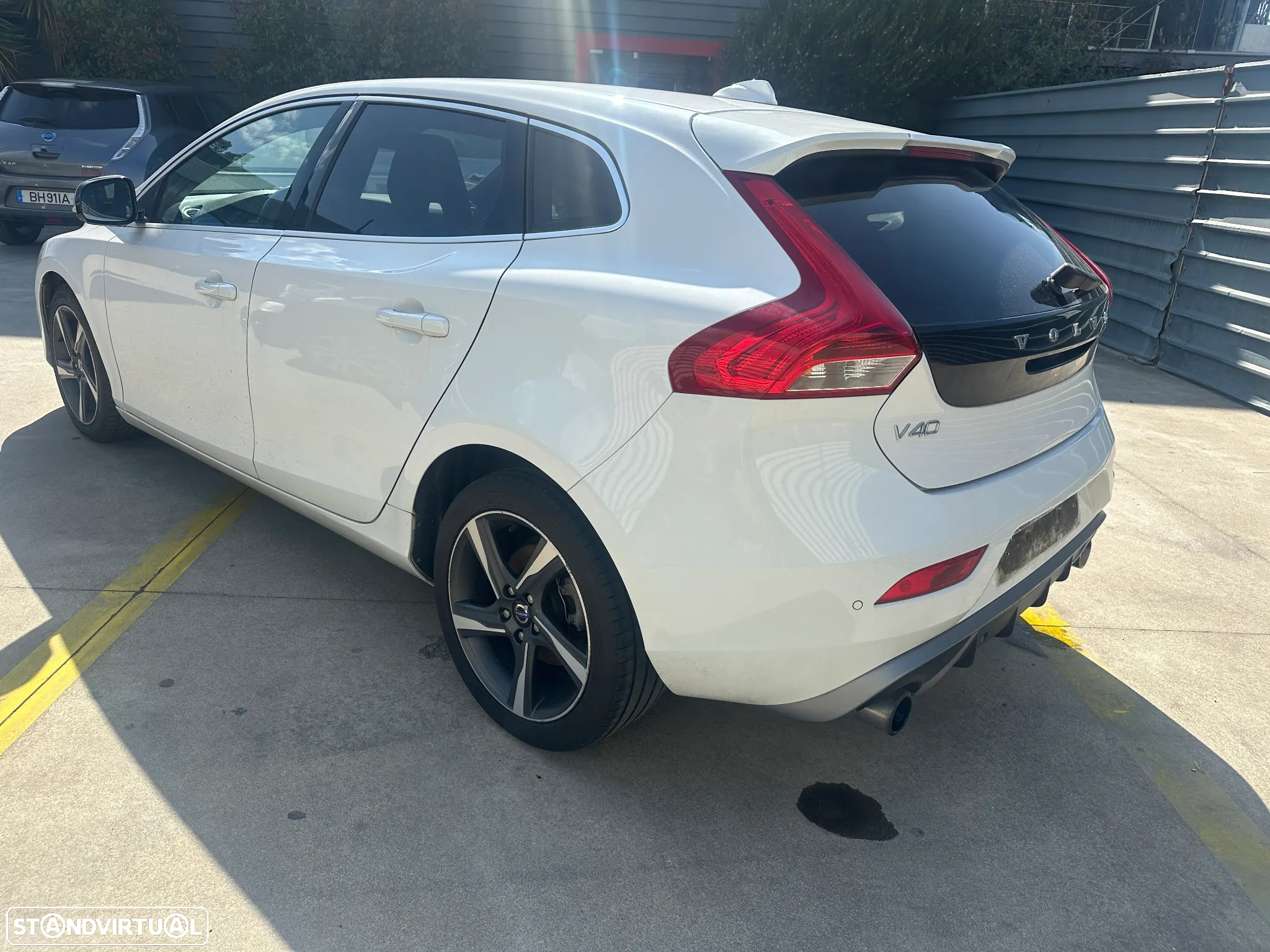 VOLVO V40 1.6 T4 180CV R-DESIGN DE 2015 - 4