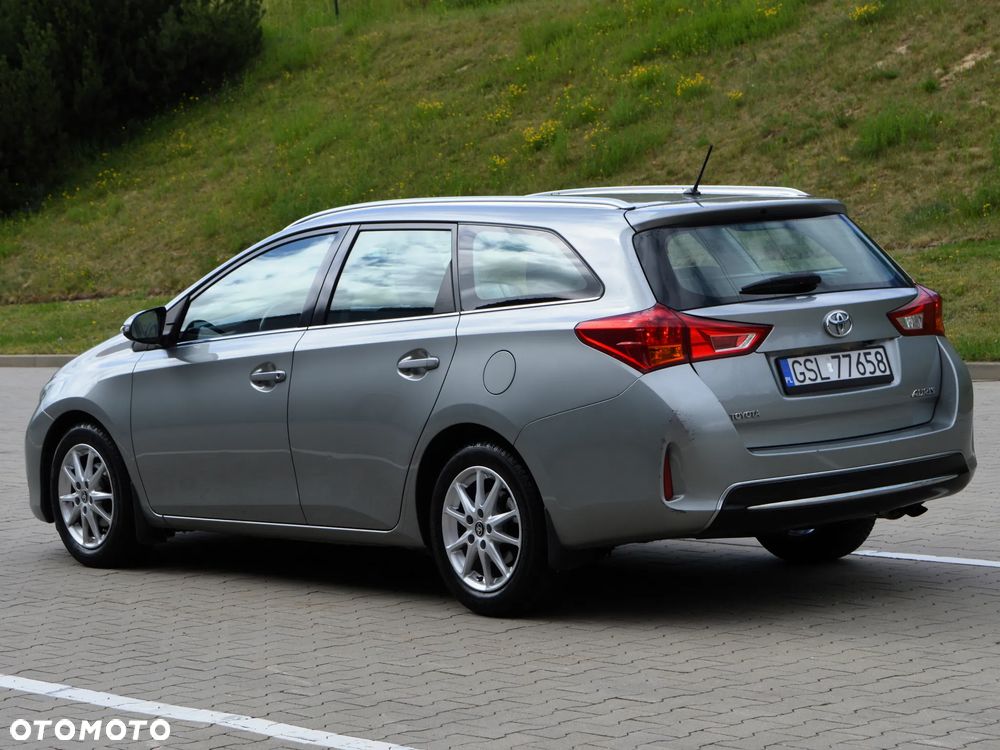 Toyota Auris 1.6 Dynamic - 4