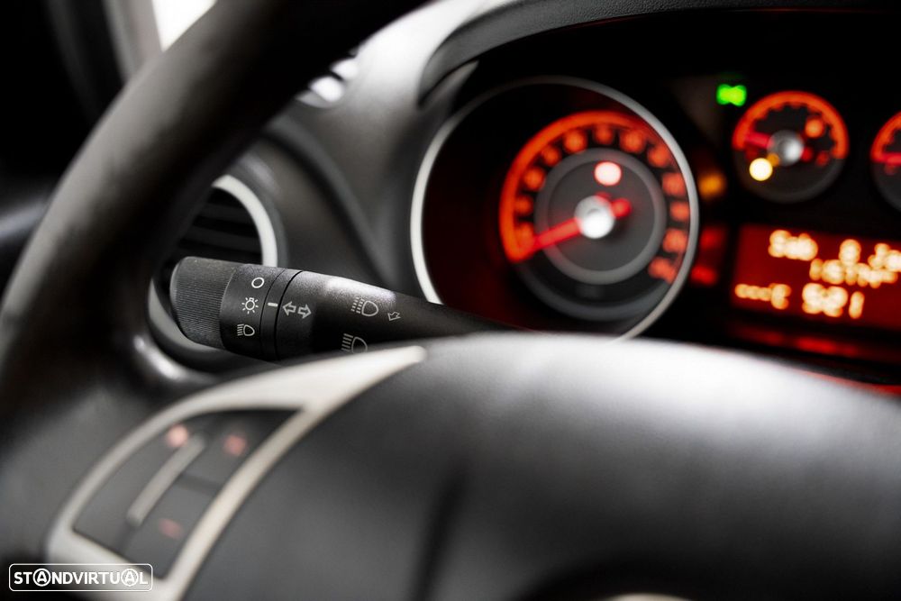 Fiat Punto 1.2 Lounge S&S - 8