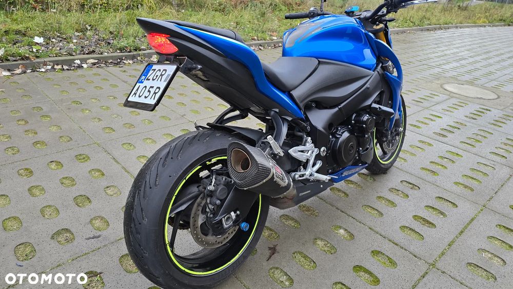 Suzuki GSX 1000 - 7