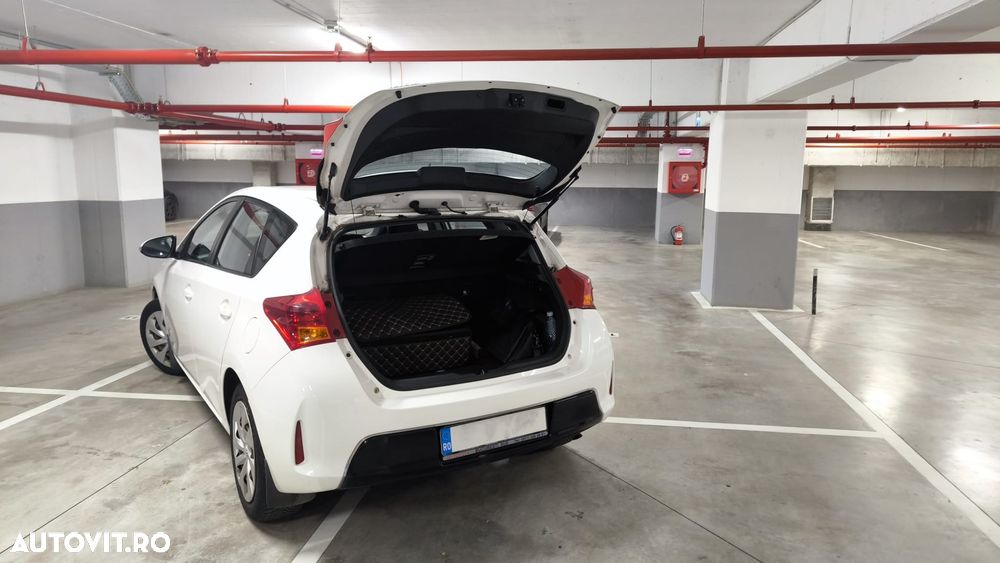 Toyota Auris 1.4 D-4D Terra - 13