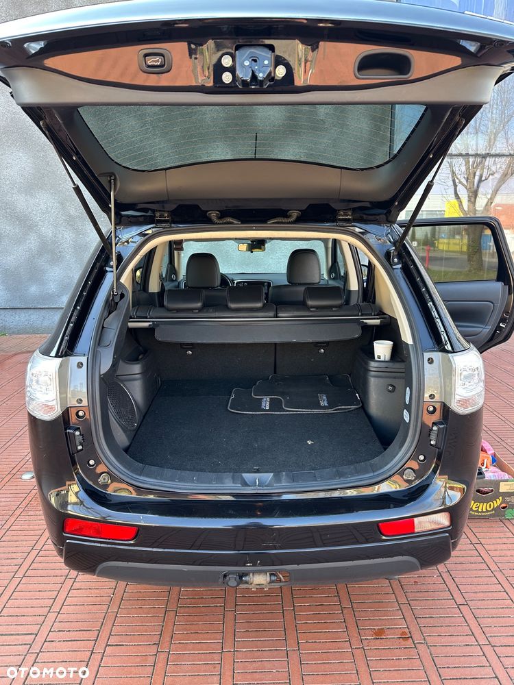 Mitsubishi Outlander - 13