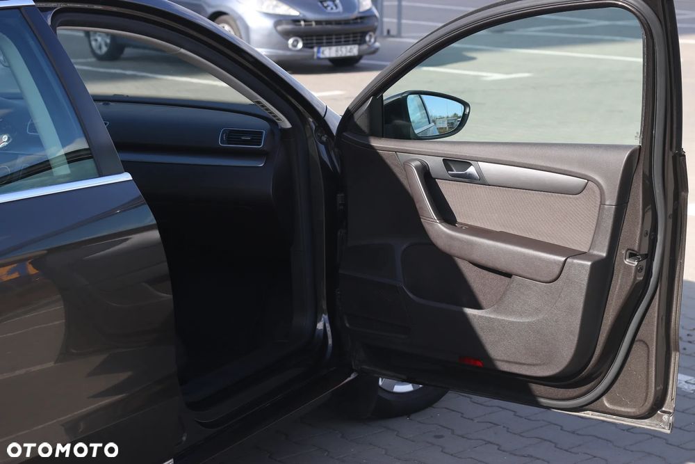 Volkswagen Passat 2.0 TDI Comfortline - 19