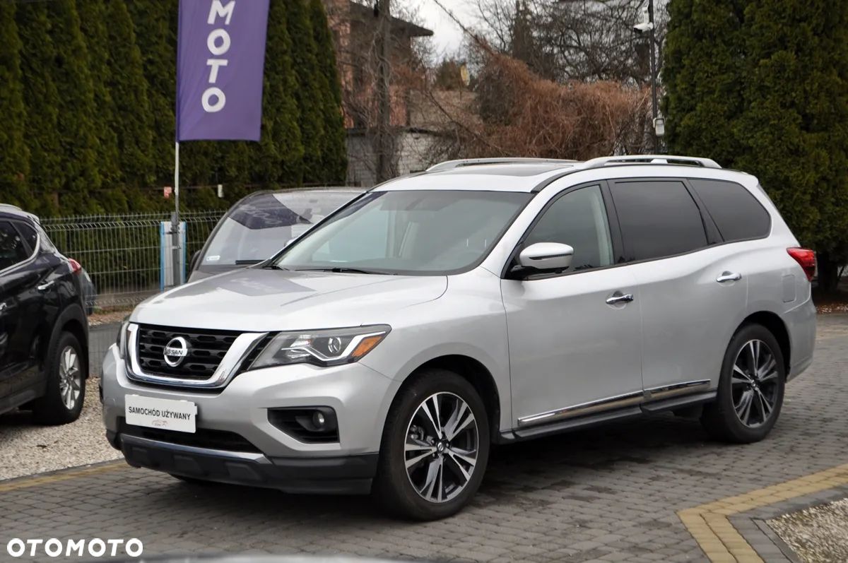 Nissan Pathfinder - 1