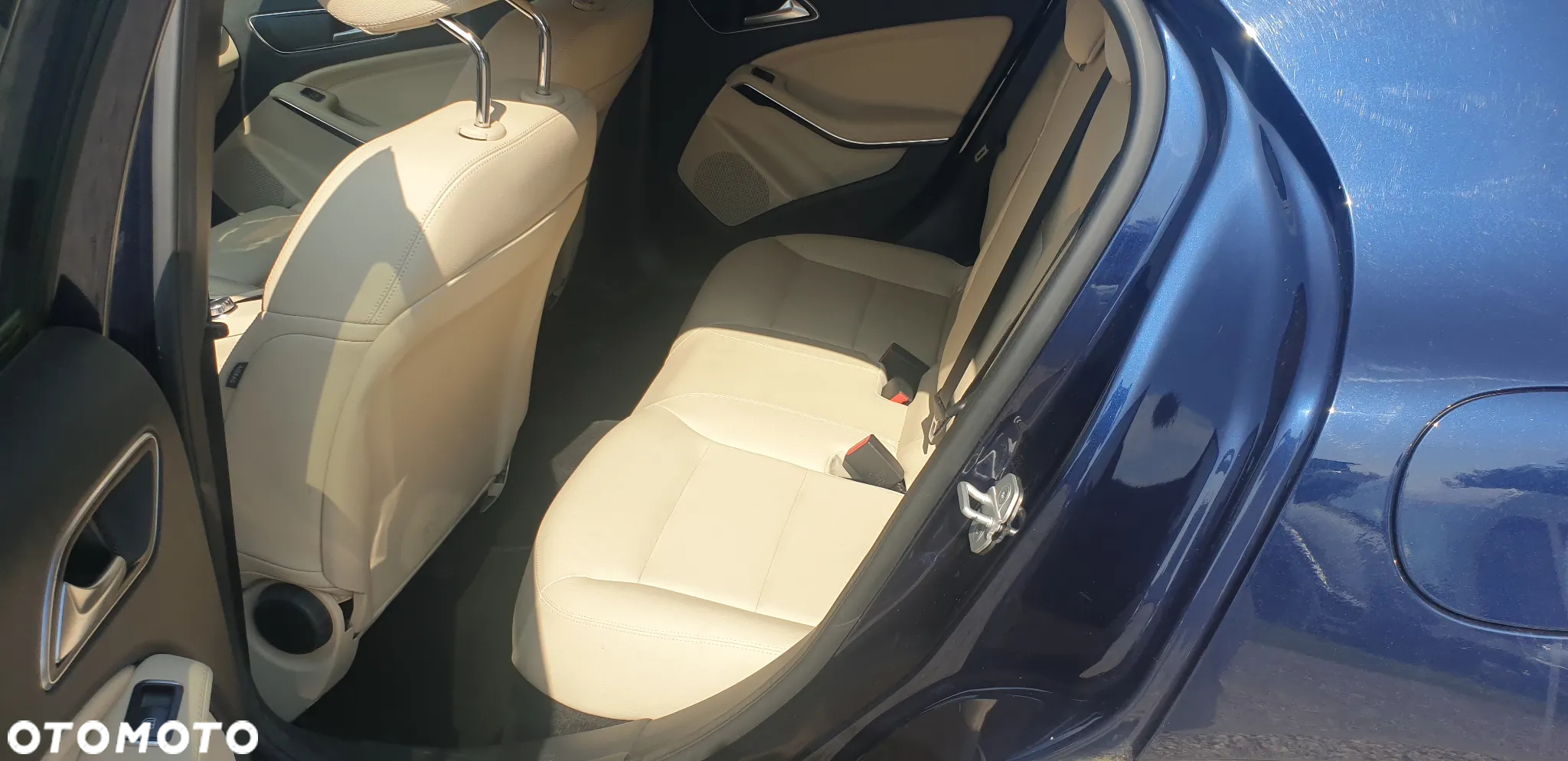 Mercedes-Benz GLA 180 7G-DCT Style - 11