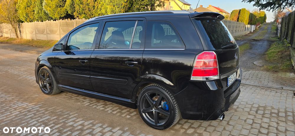 Opel Zafira 2.0 T OPC - 12