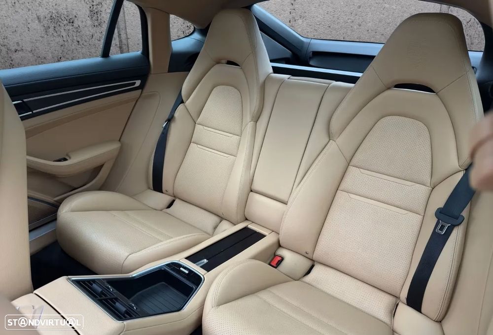 Porsche Panamera 4 E-Hybrid - 15