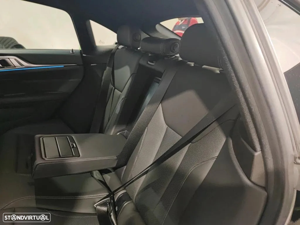 BMW i4 eDrive40 Desportiva M - 8
