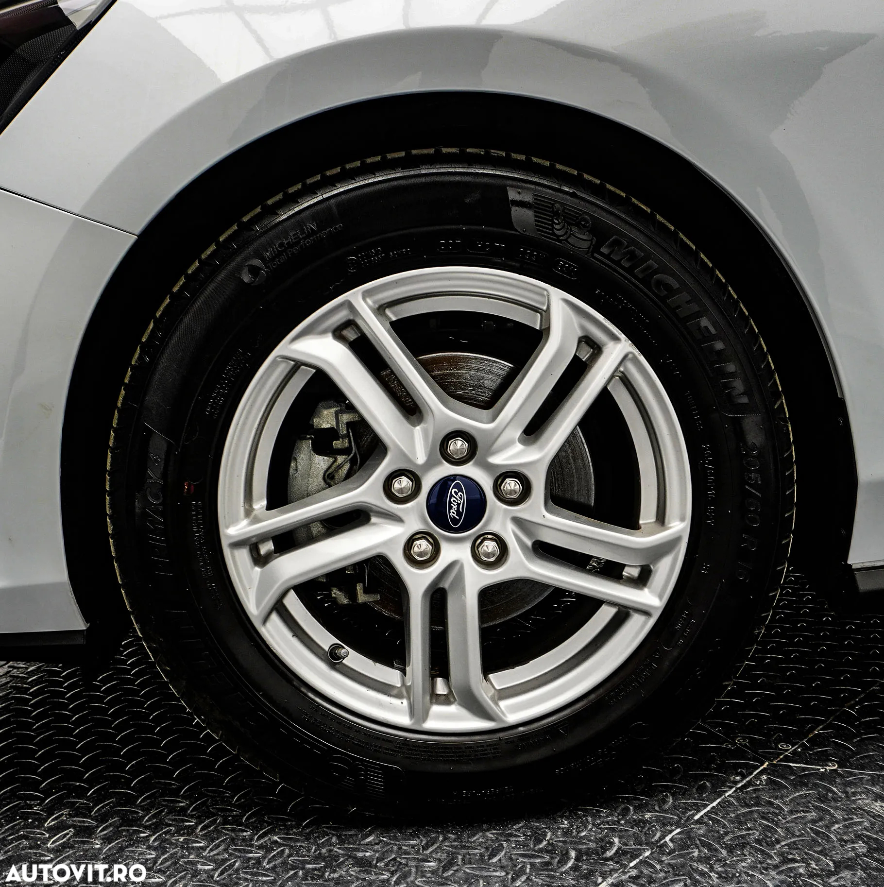 Ford Focus 1.0 EcoBoost Titanium Business - 30