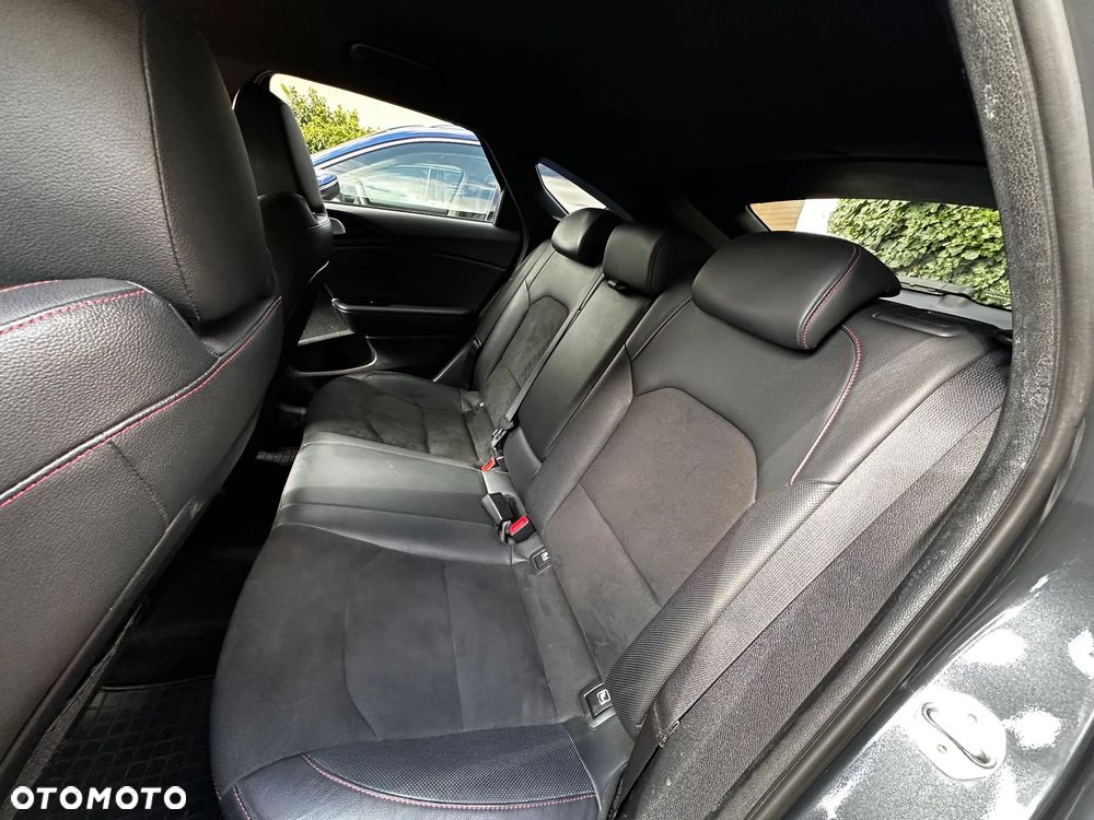 Kia ProCeed 1.6 T-GDI GT DCT - 10