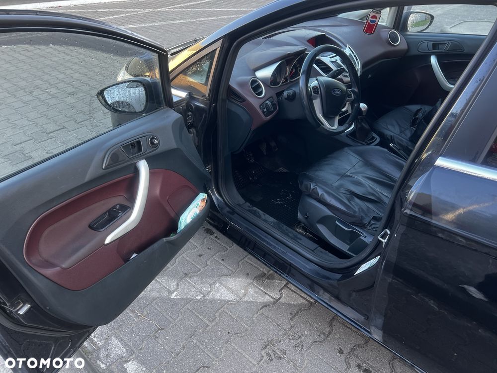 Ford Fiesta - 6