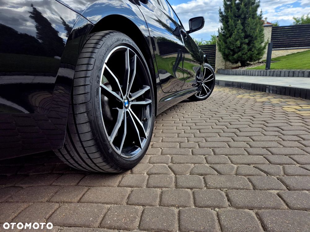 BMW Seria 3 330d xDrive M Sport sport - 35