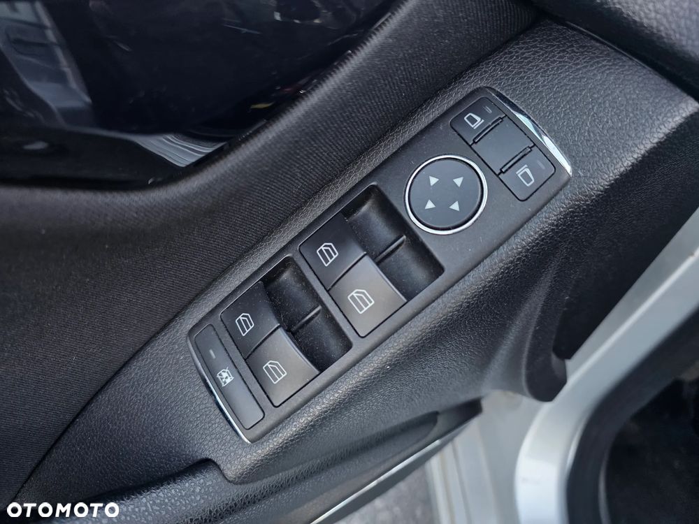 Mercedes-Benz Klasa C 200 CDI Elegance - 15