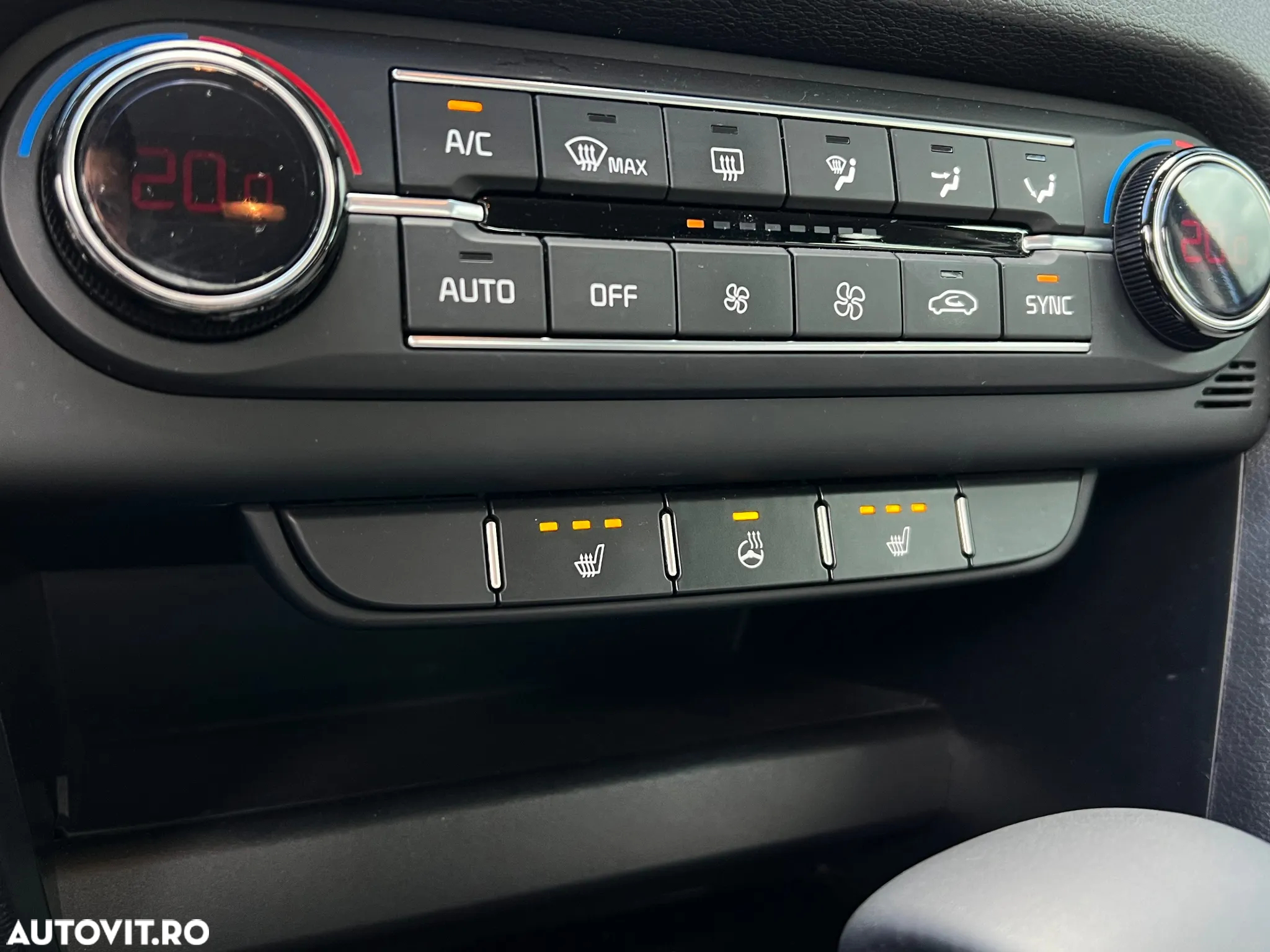 Kia XCeed 1.4 T-GDI 7DCT Style+ - 23