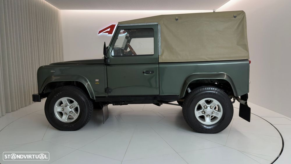 Land Rover Defender - 4