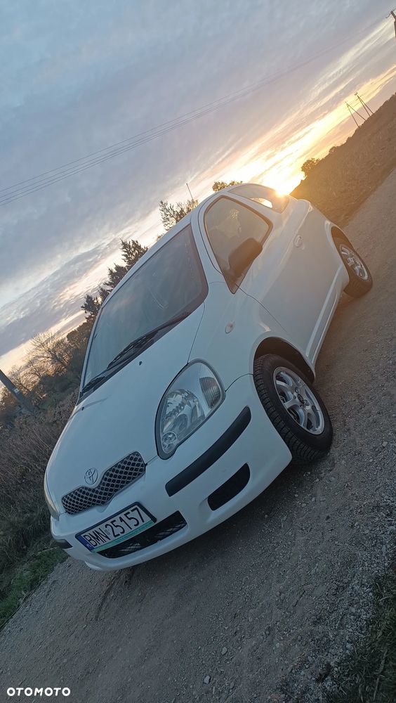 Toyota Yaris 1.0 Terra - 4