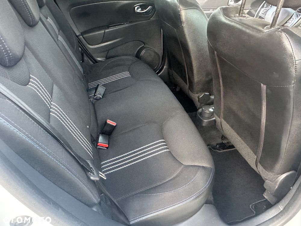 Renault Clio - 16