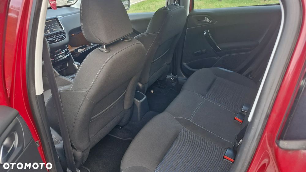 Peugeot 208 120 VTI Intuitive - 15