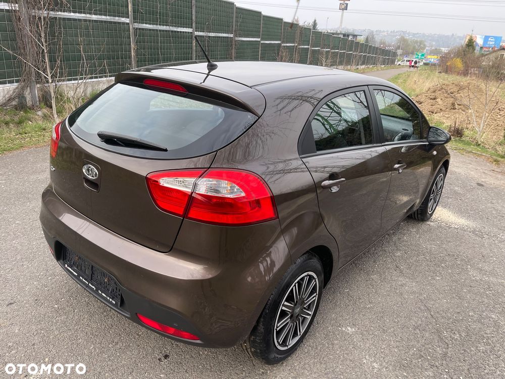 Kia Rio 1.2 Dream Team Edition - 5