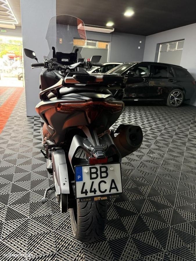 Yamaha TMAX TECH MAX - 9