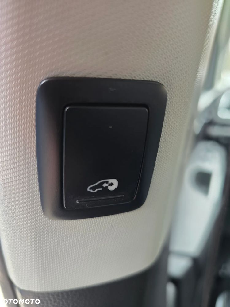 Volkswagen Sharan 2.0 TDI DSG Highline Black Style - 23