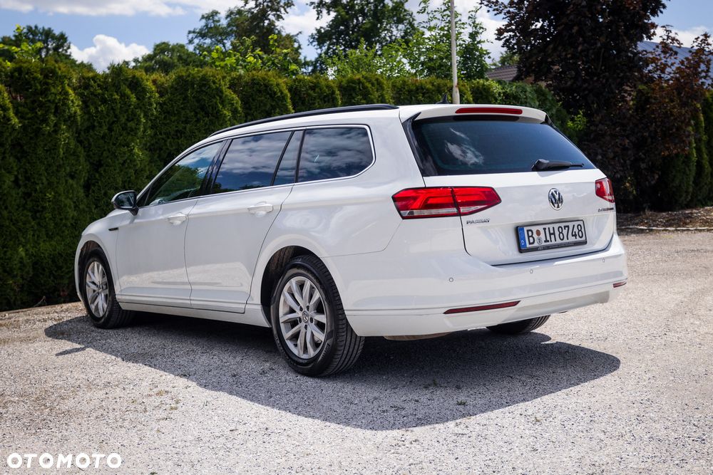 Volkswagen Passat 2.0 TDI SCR BlueMotion Technology 4Motion Trendline - 11