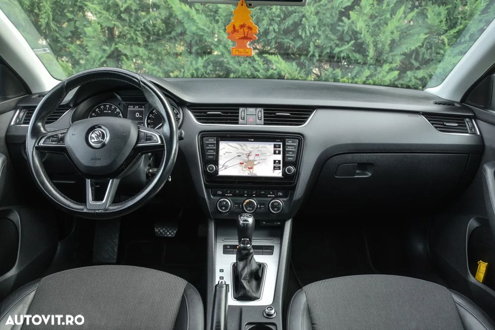 Skoda Octavia 1.6 TDI Elegance DSG - 5