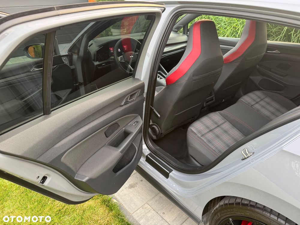 Volkswagen Golf - 18